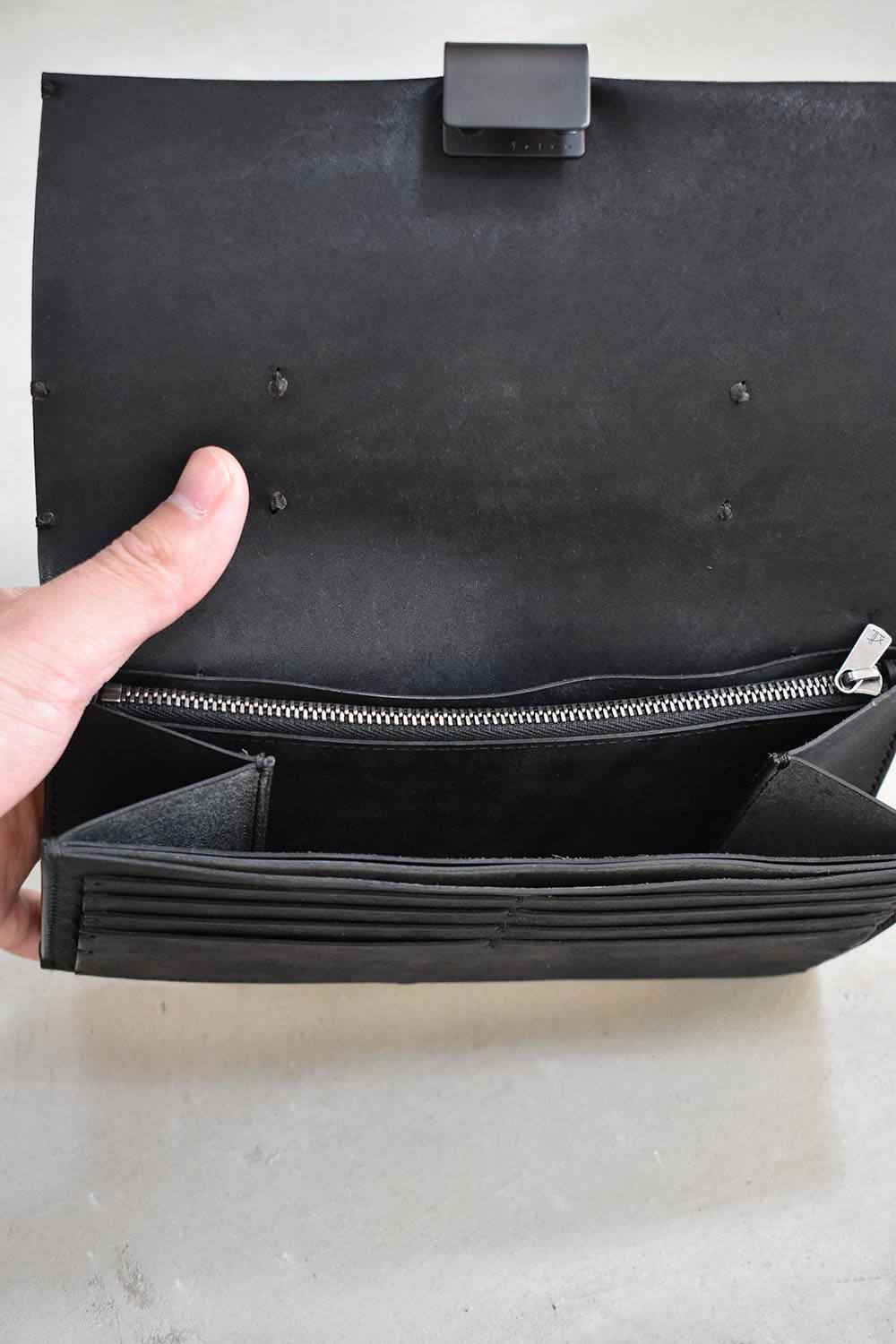 iolom - Cow Leather Long Wallet【ブラック】 | ALTRA