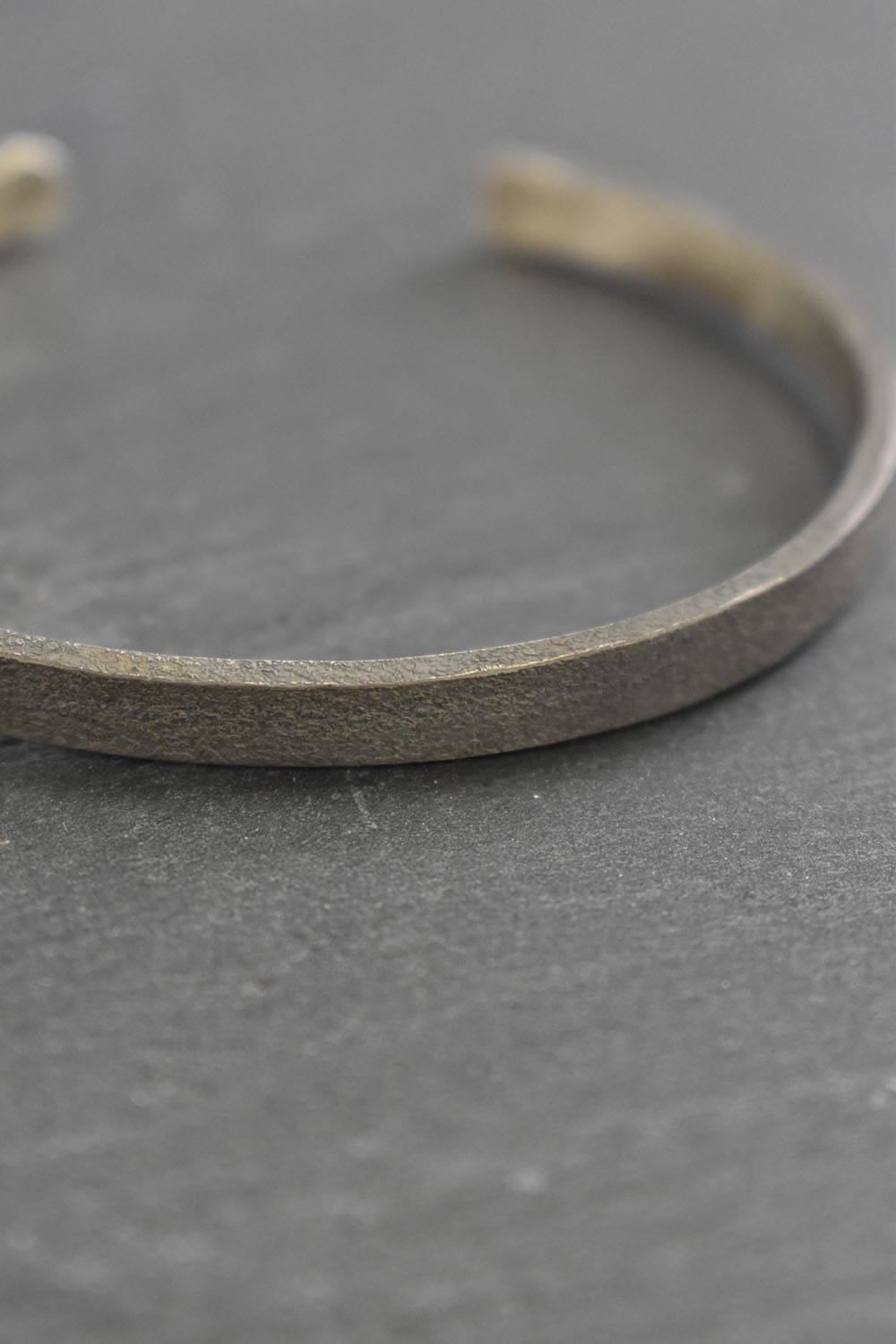 iolom - Stone Bangle | ALTRA