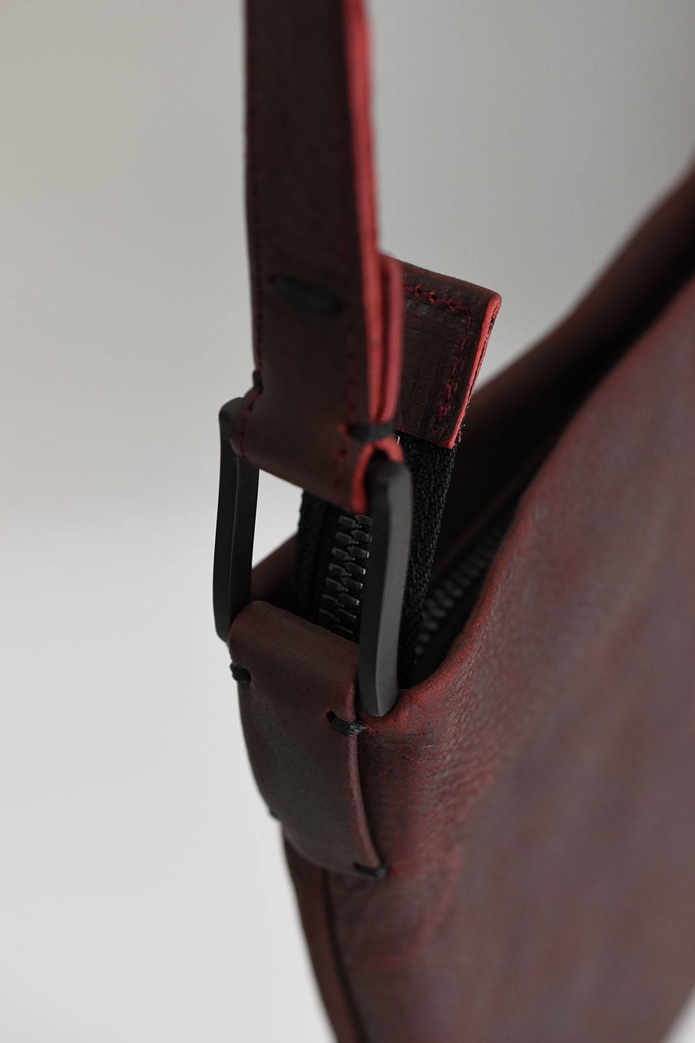 iolom - Leather Sacoche Bag / レザーサコッシュバッグ 