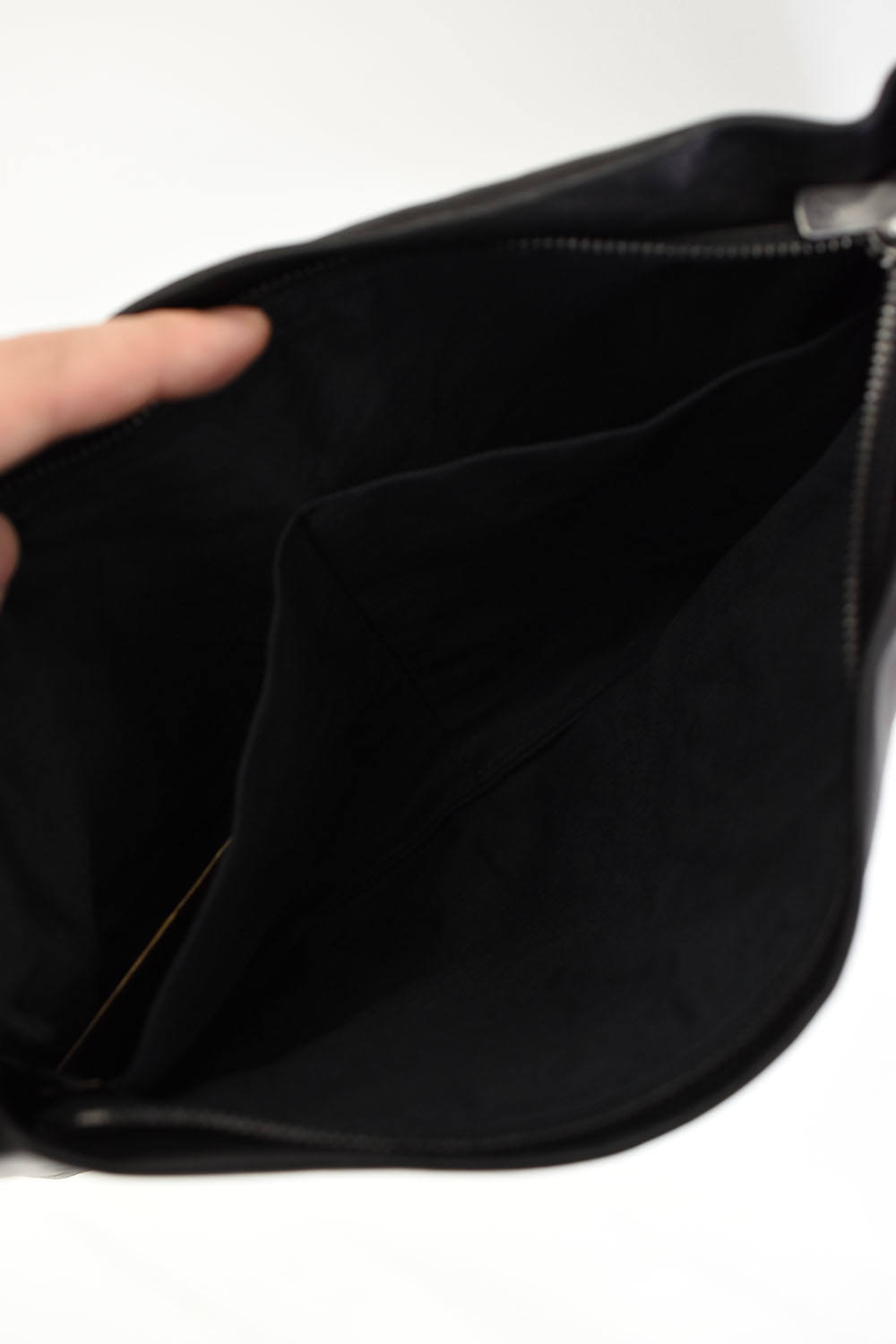 iolom - Leather Sacoche Bag / レザーサコッシュバッグ 