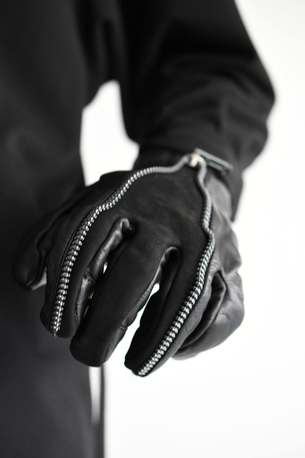 D.HYGEN - Horse Leather ZIP Globe